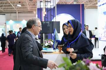 حضور رئیس و اعضا هیات رئیسه دانشگاه علوم پزشکی شهید بهشتی در نمایشگاه گردشگری